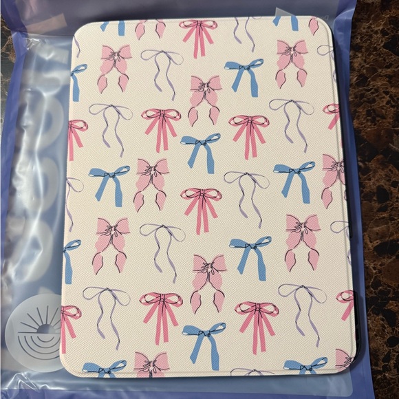 Bow Patterned Tablet Case - Picture 1 of 3